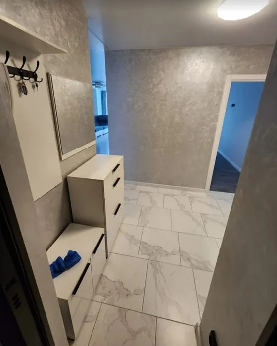 Продаж 3к квартири 85 кв. м на просп. Злуки