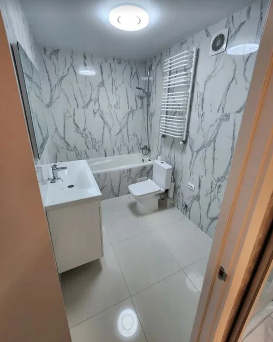 Продаж 3к квартири 85 кв. м на просп. Злуки