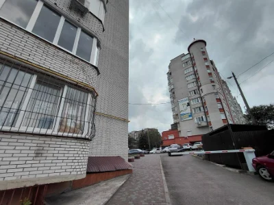 Продаж 4к квартири 115 кв. м на вул. Євгена Коновальця