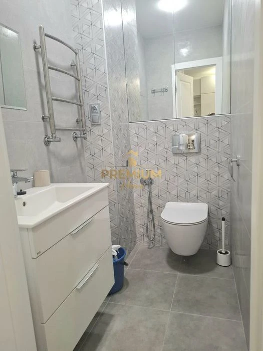 Продаж 3-кімн. квартири на Степана Бандери, Канада