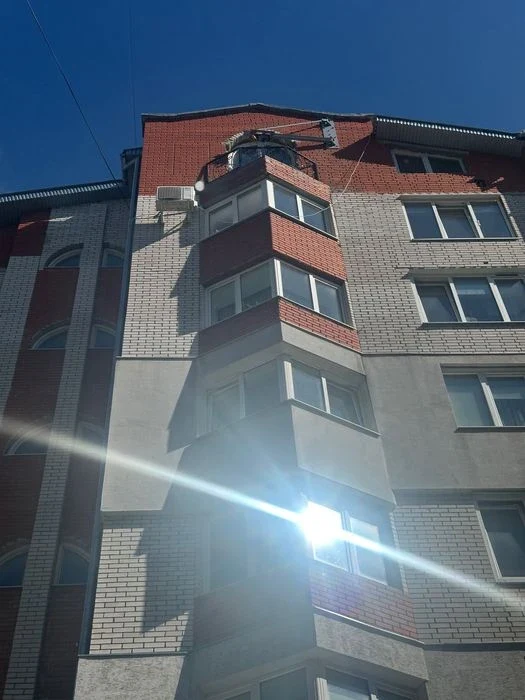 Продам квартиру коло Подолян