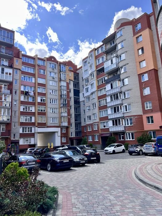 Продається 3 кімнатна квартира вул. Коцюбинського