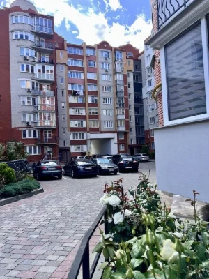 Продається 3 кімнатна квартира вул. Коцюбинського