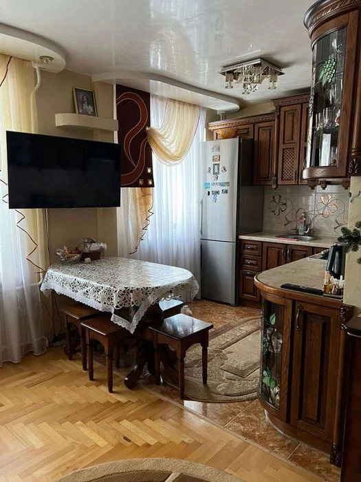 Продаж 3 кім квартири Героїв Крут