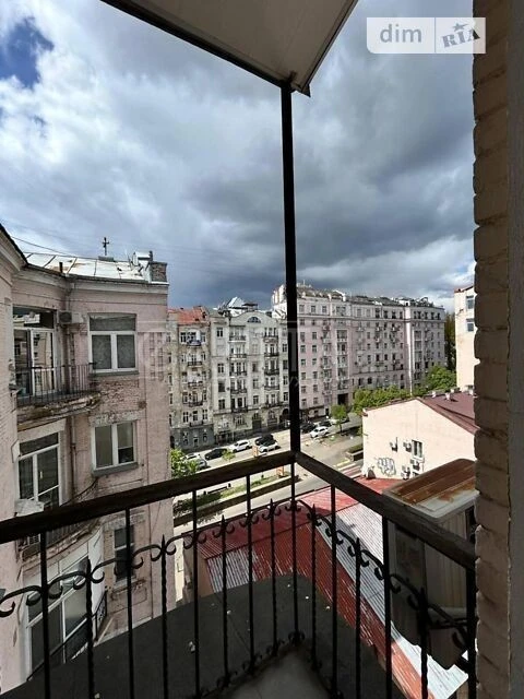 Продаж 5к квартири 300 кв. м на вул. Антоновича 9 • ID 34686