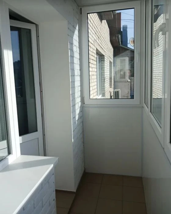Продаж 3к квартири 88.6 кв. м на вул. Над Яром