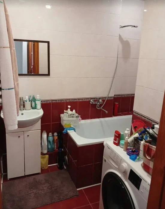 Продаж 3к квартири 88.6 кв. м на вул. Над Яром