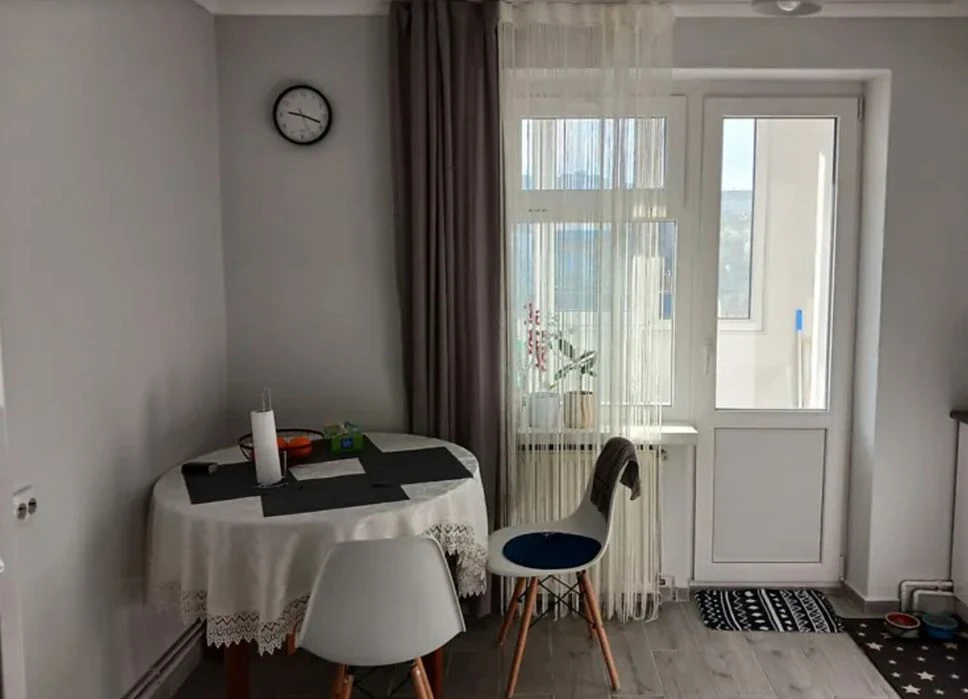Продаж 3к квартири 88.6 кв. м на вул. Над Яром