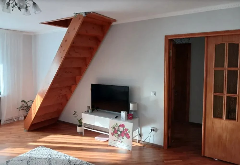 Продаж 3к квартири 88.6 кв. м на вул. Над Яром
