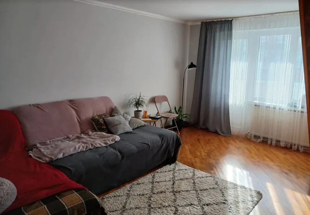 Продаж 3к квартири 88.6 кв. м на вул. Над Яром