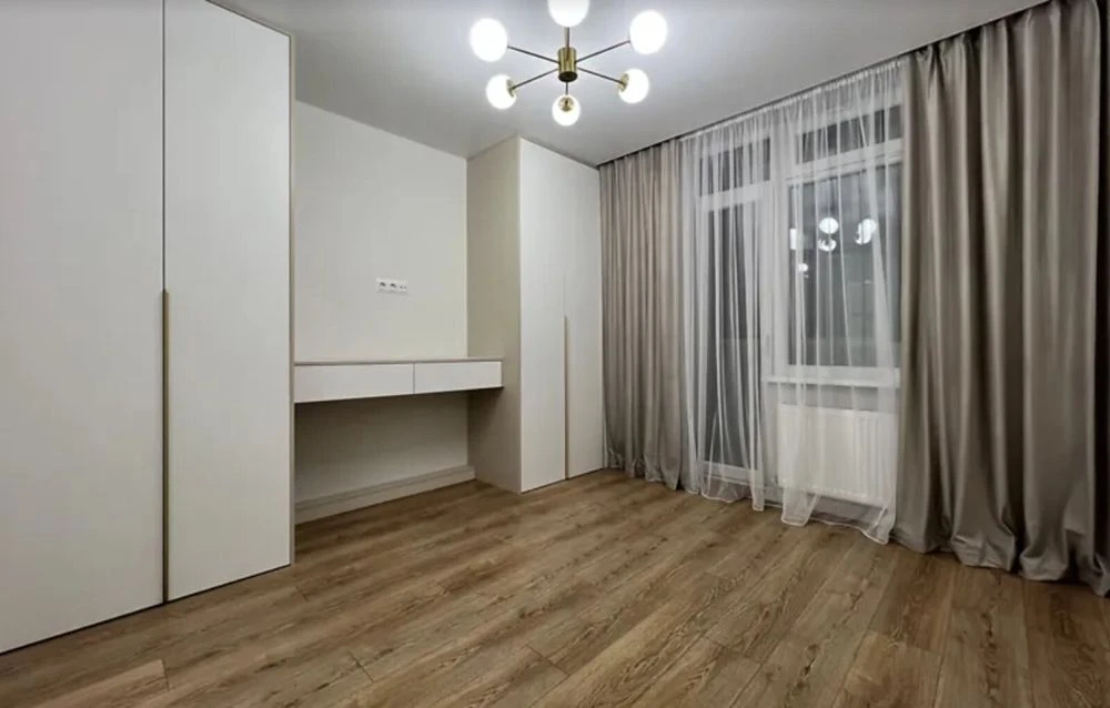 Продаж 2к квартири 58 кв. м на вул. Смакули