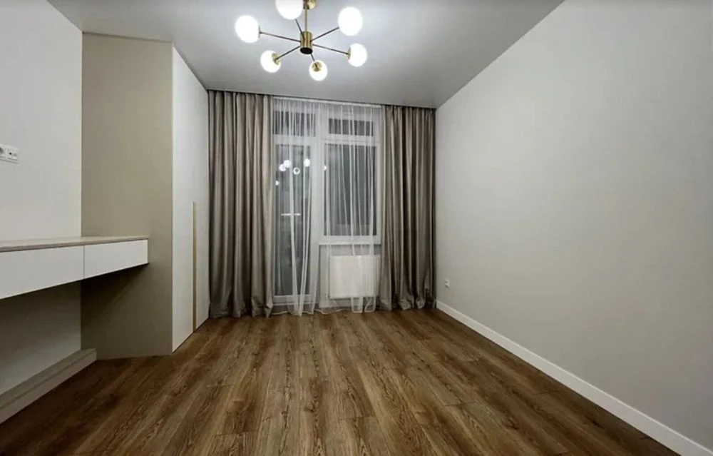 Продаж 2к квартири 58 кв. м на вул. Смакули