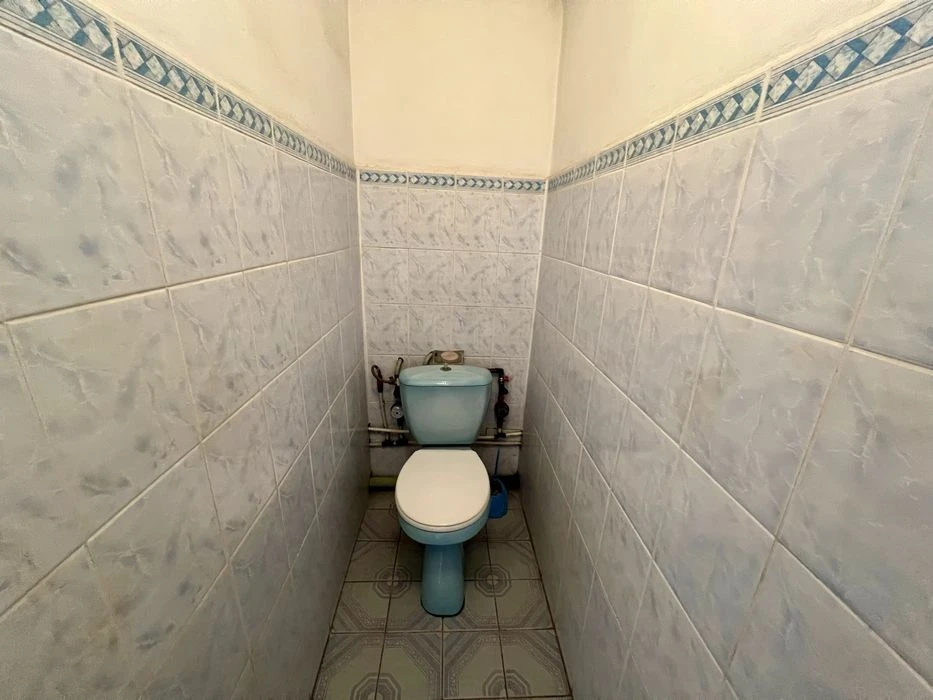 Продаж 2кім.квартири по просп.Злуки