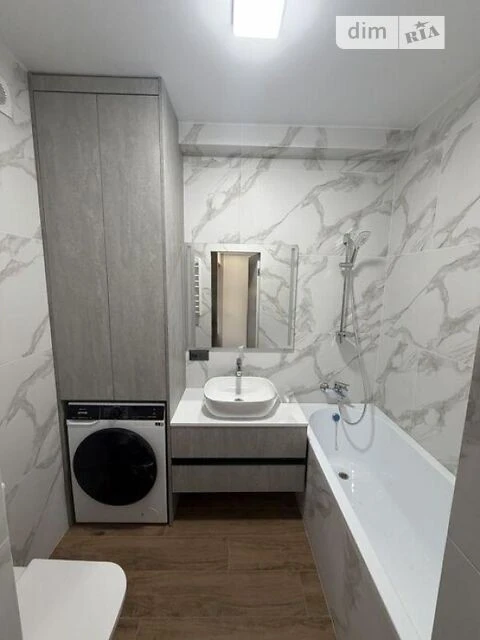 Sale of 1-room apartment 41 sq. m. on Mykhaylo Maksimovicha st. 24 •