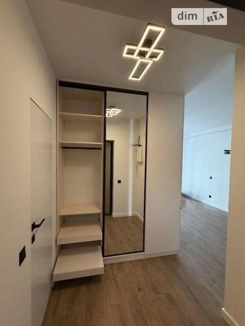 Sale of 1-room apartment 41 sq. m. on Mykhaylo Maksimovicha st. 24 •