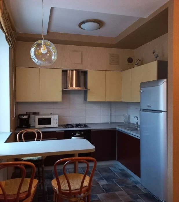 No %! This studio is for you if you value a prestigious location, pl