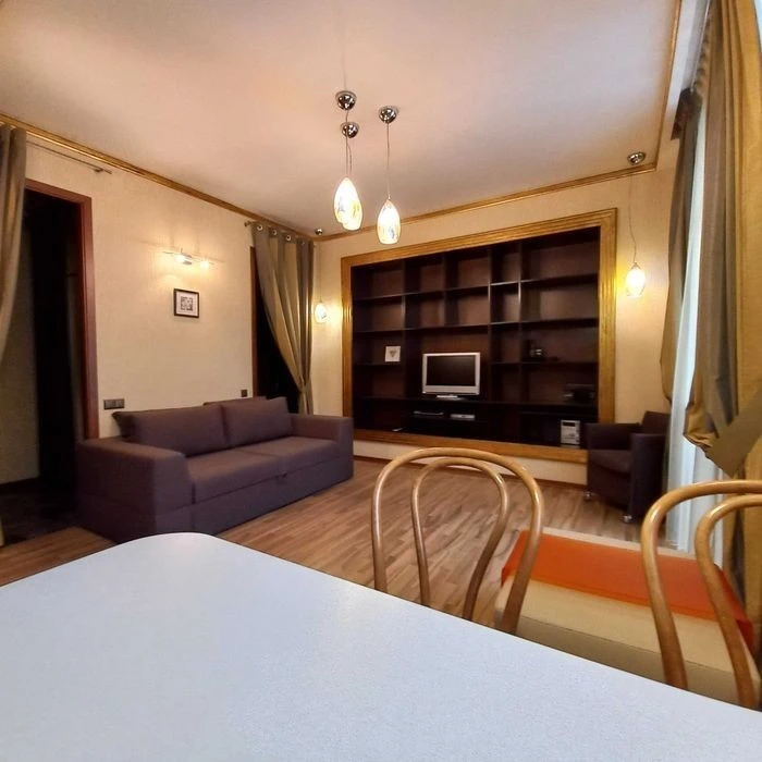 No %! This studio is for you if you value a prestigious location, pl