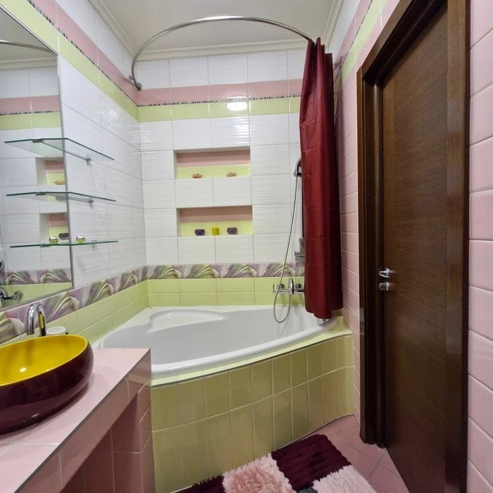 No %! This studio is for you if you value a prestigious location, pl