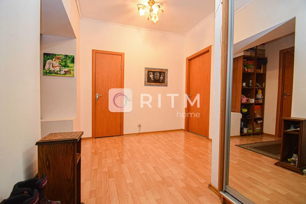 Продається 2-к. квартира з ідеальним плануванням по вул. Кур
