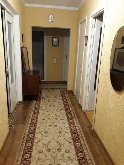 5-к. квартира 94,5 м2 з 2 комірками та і/о за вул. Лучаківсь