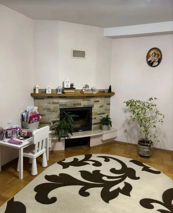 Продаж 3к квартири 88.1 кв. м на вул. Микулинецька