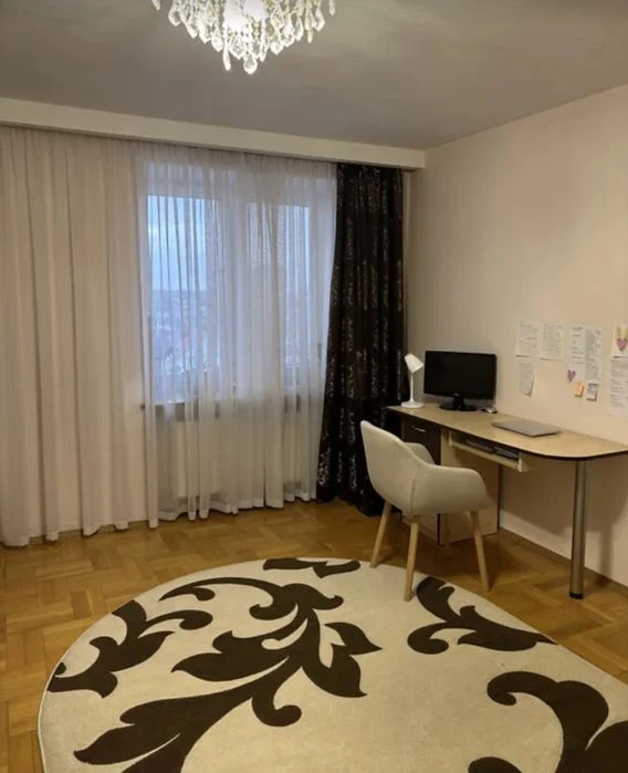 Продаж 3к квартири 88.1 кв. м на вул. Микулинецька