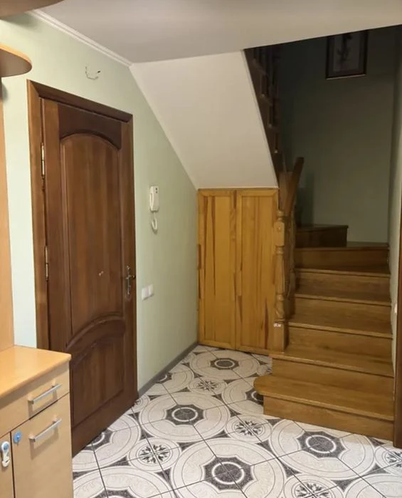 Продаж 3к квартири 88.1 кв. м на вул. Микулинецька