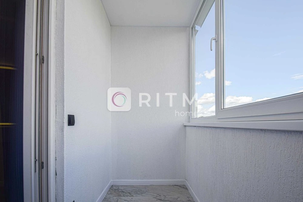 Продається сучасна 2-кімнатна квартира з дизайнерським ремон