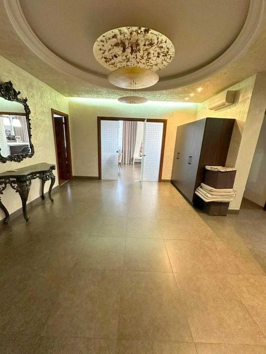 video! 4-room apartment in Arkada residential complex. apartment house