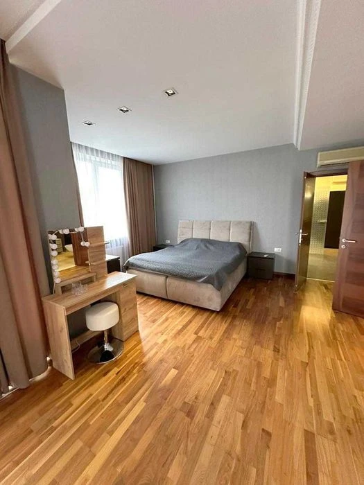 video! 4-room apartment in Arkada residential complex. apartment house