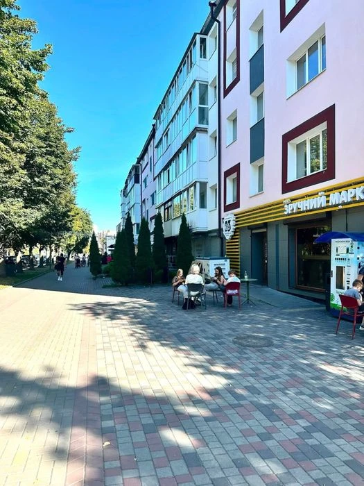2-кім. квартира в центрі на пр. Волі