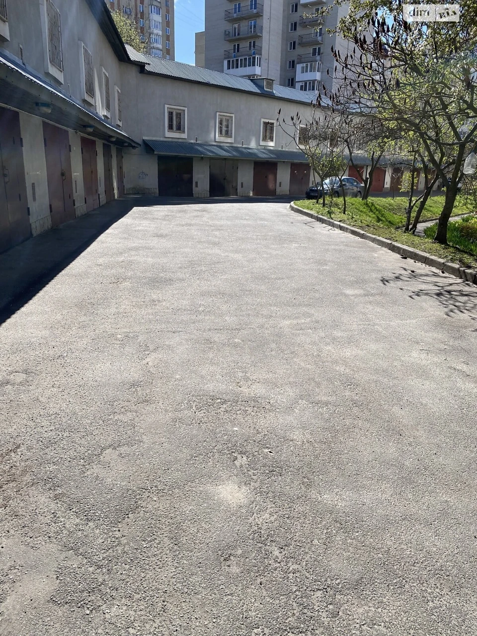 Продаж Окремий гараж Дружба