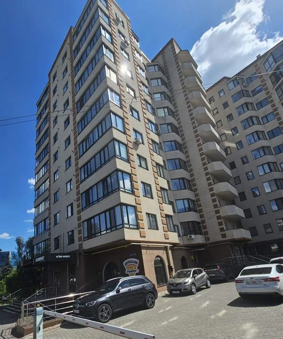 Продаж 1 кім. квартири у центрі міста ЖК ЛЮЦЕОРІЯ