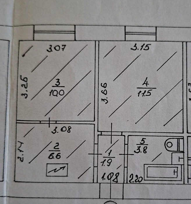 Продам 2кім квартиру по пр-т Молоді
