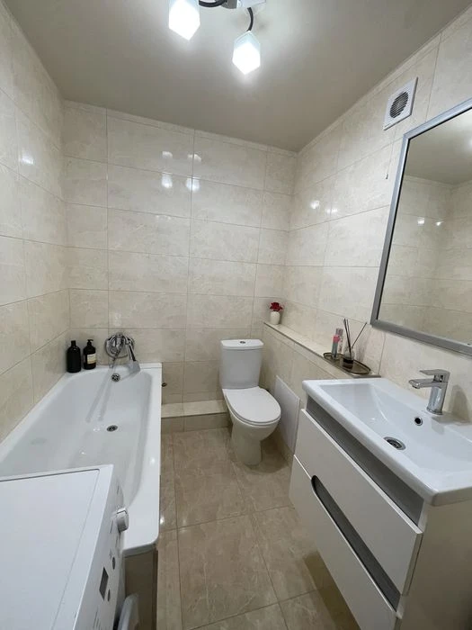 Продам 2кім квартиру по пр-т Молоді