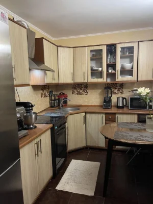 Продам 2кім квартиру по пр-т Молоді