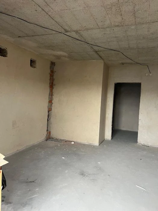 Продам 2-х кімнатну квартиру 92m2