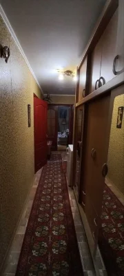 Продається 2-кімнатна квартира по пр. Молоді