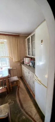 Продається 2-кімнатна квартира по пр. Молоді