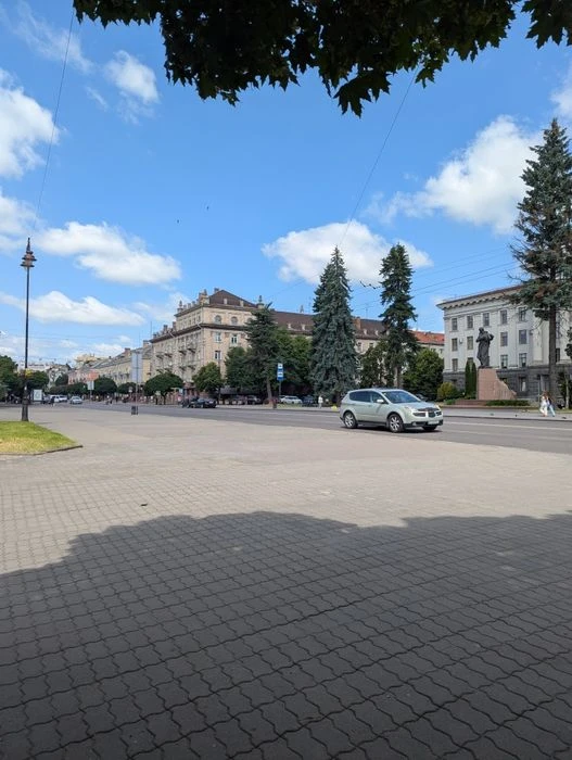Продається ЕКСКЛЮЗИВНА 3кімнатна СТАЛІНКА в самому центрі мі