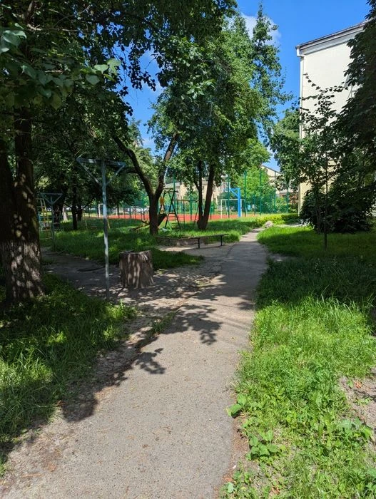 Продається ЕКСКЛЮЗИВНА 3кімнатна СТАЛІНКА в самому центрі мі