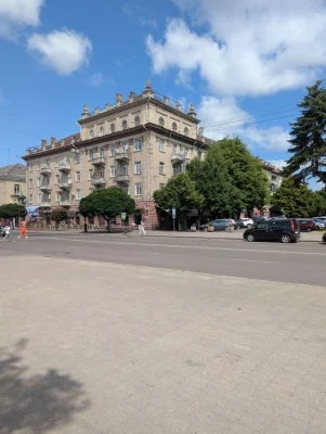 Продається ЕКСКЛЮЗИВНА 3кімнатна СТАЛІНКА в самому центрі мі