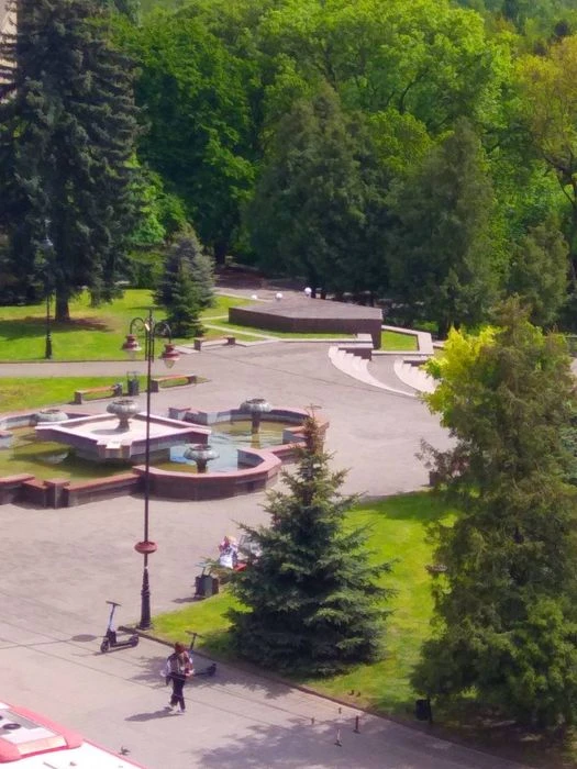 Продається ЕКСКЛЮЗИВНА 3кімнатна СТАЛІНКА в самому центрі мі