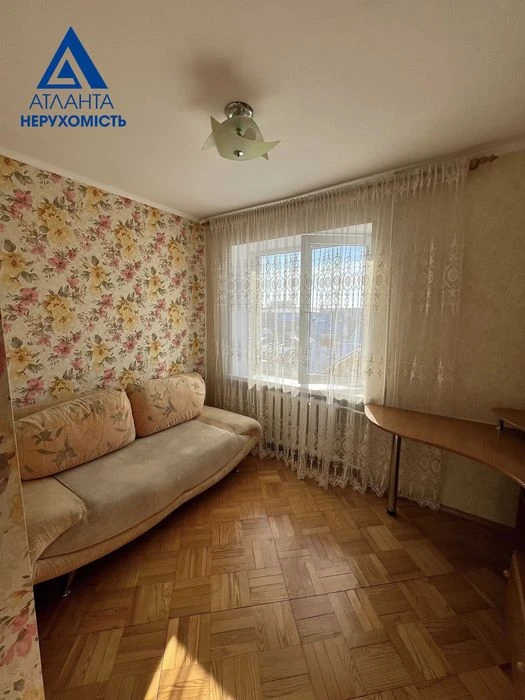 Продам ексклюзивну 4-кімнатну квартиру в одному з кращих р-н