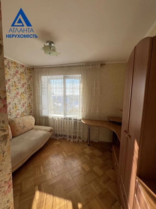 Продам ексклюзивну 4-кімнатну квартиру в одному з кращих р-н