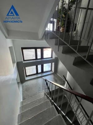 Продам ексклюзивну 4-кімнатну квартиру в одному з кращих р-н