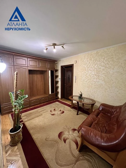 Продам ексклюзивну 4-кімнатну квартиру в одному з кращих р-н