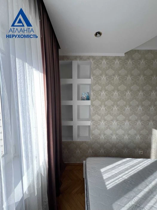 Продам ексклюзивну 4-кімнатну квартиру в одному з кращих р-н