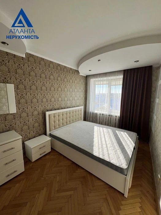 Продам ексклюзивну 4-кімнатну квартиру в одному з кращих р-н