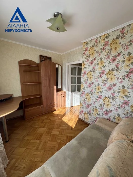 Продам ексклюзивну 4-кімнатну квартиру в одному з кращих р-н